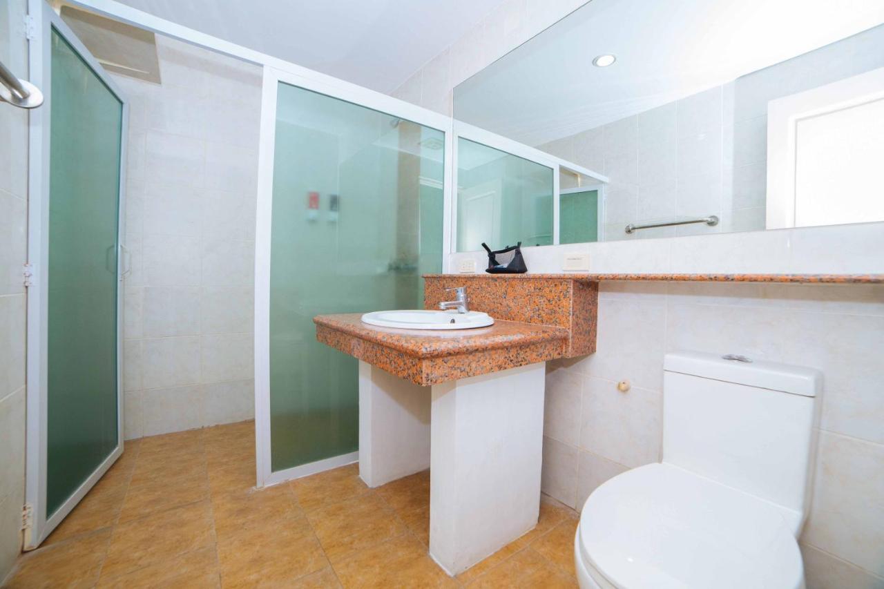 Reddoorz Premium @ Korea Town Angeles City Exterior photo